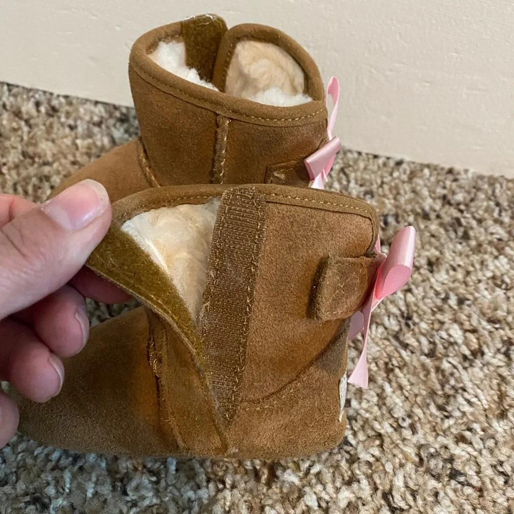 UGG Baby Boots with Pink Bow Newborn Tan Size 0/1